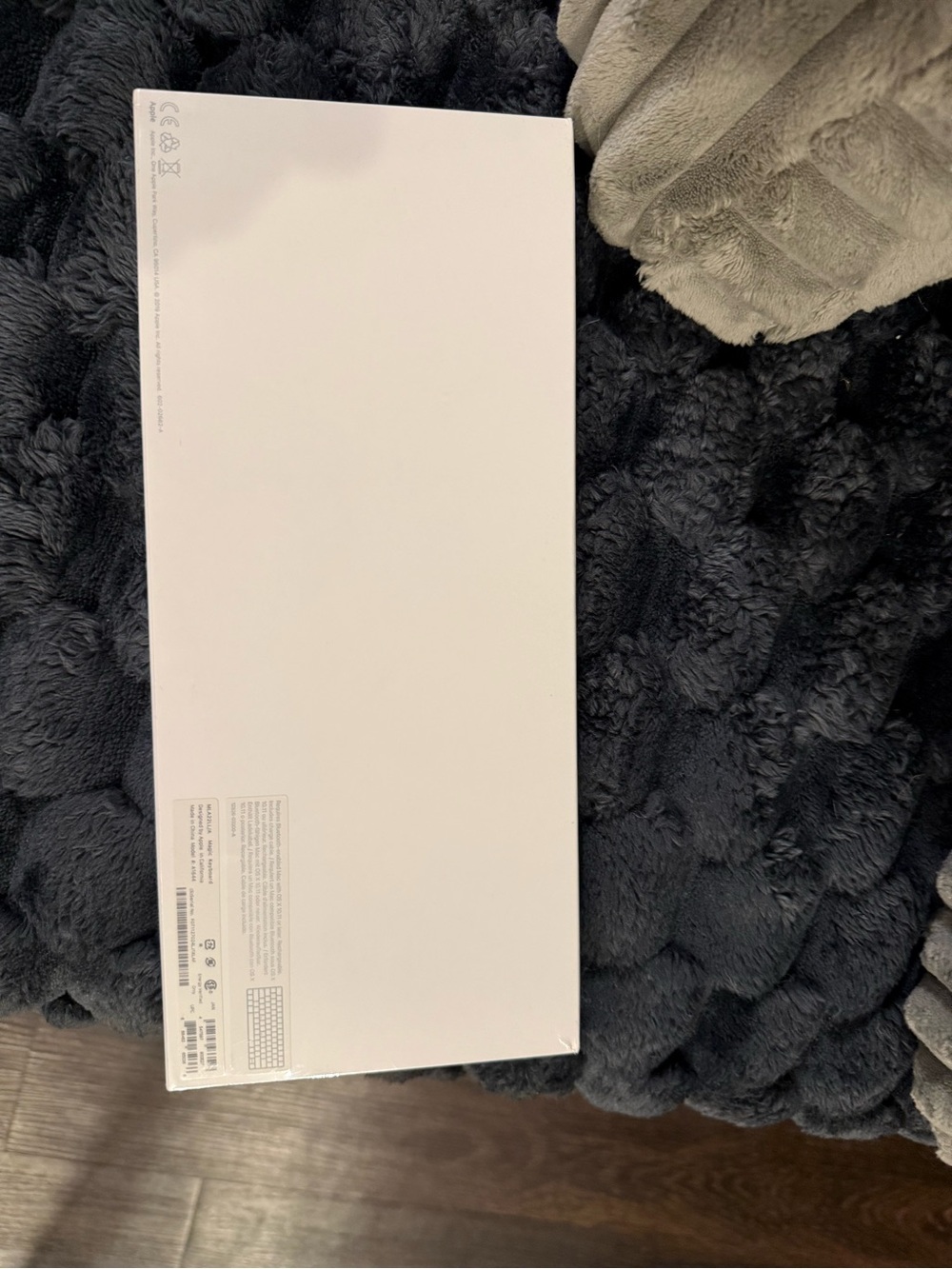 Magic Keyboard Packaging - Picture 2 of 5